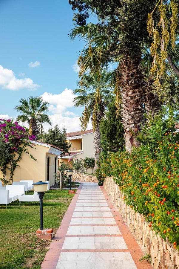 Tirreno Resort Кала-Либеротто Экстерьер фото